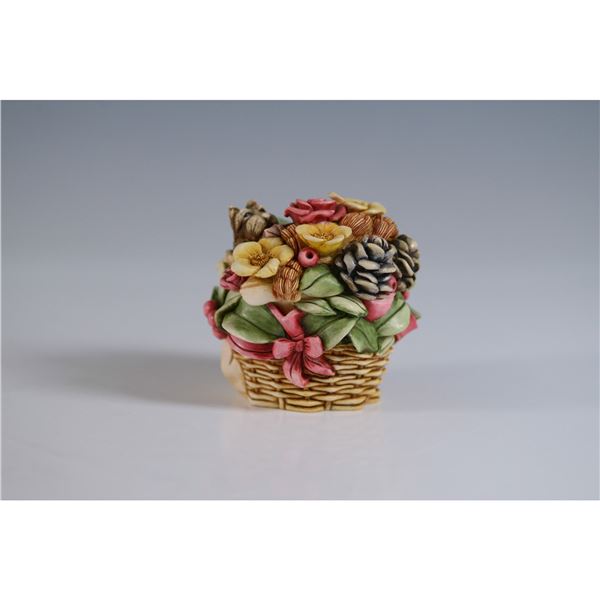 Lord Byron's Harmony Garden Winter Bouquet Figurine