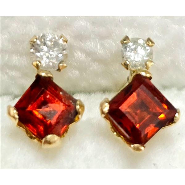 BZ2074-111D 10K GARNET 0.44CT & DIA 0.06CT EARRING