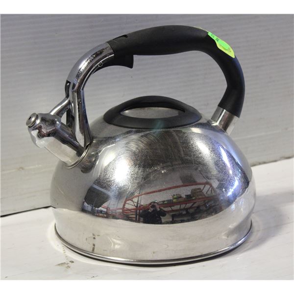 IL PIATTO STAINLESS STOVE TOP KETTLE