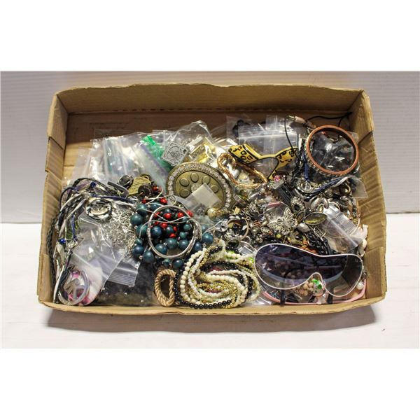 FLAT FULL OF ESTATE JEWELRY ALL TOGETHER-ESTATE