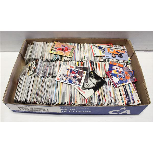 ESTATE FLAT FULL OF UNSORTED HOCKEY CARDS-ESTATE