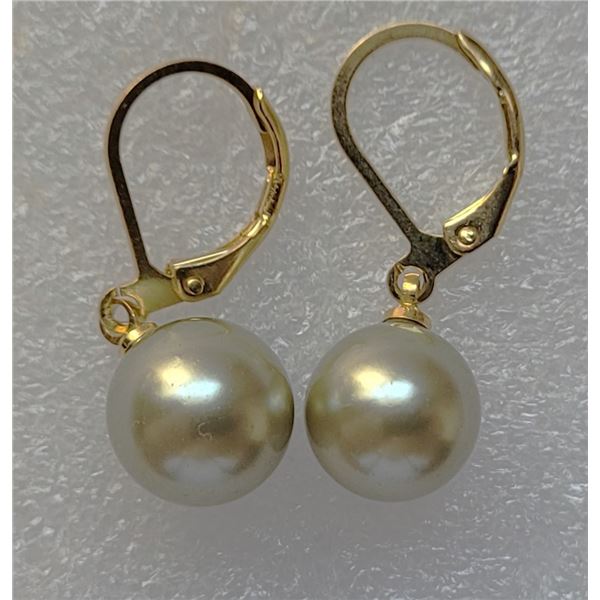 9) SILVER-GREY PEARL ON GOLD TONE LEVER BACK