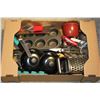 Image 1 : LOT OF KITCHEN SUPPLIES