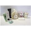 Image 1 : FLAT OF FANCY SOAPS AND PRODUCTS