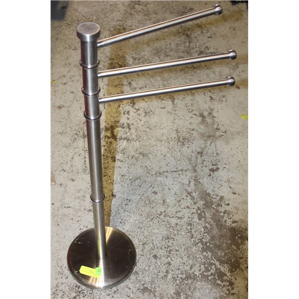 ROTATING TOWELS HOLDER