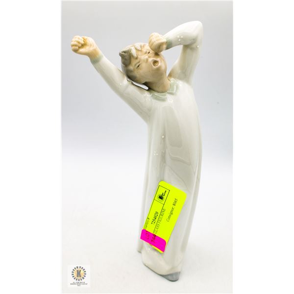 LLADRO #4870 SLEEPY BOY FIGURINE - NO BOX