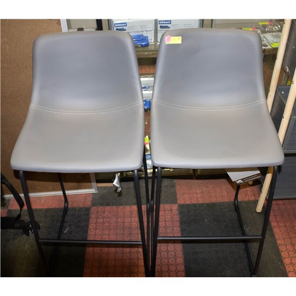 NEWLY ASSEMBLED SIGNATURE DESIGN BY ASHLEY