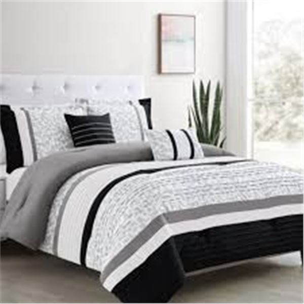 NEW 7 PCS QUEEN COMFORTER SET