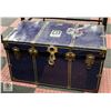 Image 1 : VINTAGE ATLAS STEAMER TRUNK H-20" W-21" L-36"