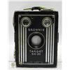 Image 1 : VINTAGE BROWNIE SIX-20 KODAK