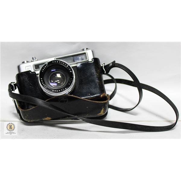 YASHICA ELECTRA 35 CAMERA