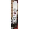 Image 1 : MARROW 48 SNOWBOARD 148CM WITH MENS SIZE 8