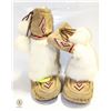 Image 1 : SIZ 10 ADULT BEADED FUR TRIM MUKLUKS WITH