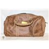 Image 1 : FAIRMONT HOTEL BANFF PREMIUM LEATHER BAG