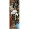 Image 1 : DELTA 16.5 DRILL PRESS WITH ACCESSORIES
