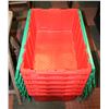 Image 1 : 6 LARGE HINGED LID PLASTIC TUBS
