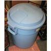 Image 1 : RUBBERMAID ROUGHNECK WASTE BIN 22" X 19"