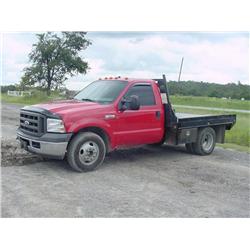 FORD F350XL SUPER DUTY FLATBED TRUCK s/n 1FDWF365X5EB82387: