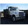 Image 1 : FORD L8000 T/A DUMP TRUCK s/n 1FDYU82E8SVA69695: