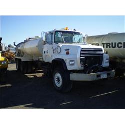 FORD L8000 T/A 4,000 GALLON WATER TRUCK s/n 1FDZU82A8MVA16886: