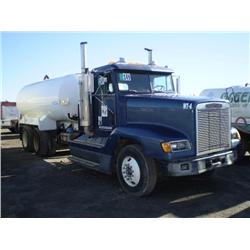 FREIGHTLINER FLD120 T/A 4,000 GALLON WATER TRUCK s/n 1FUYDDYBXKP364899:
