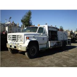 GMC S/A FLATBED SERVICE TRUCK s/n 1GDK7D1F4HV527340: