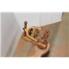 Image 3 : *Antique Spinning Wheel 36'' x 40'' x 11'' - As Is