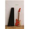 Image 1 : Vintage Beltone Electric Guitar - As Is - 38'' x 12'' and Guitar Case 39'' x 13'' x 3