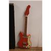 Image 2 : Vintage Beltone Electric Guitar - As Is - 38'' x 12'' and Guitar Case 39'' x 13'' x 3