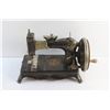 Image 2 : Antique Wanzer London Manual Sewing Machine