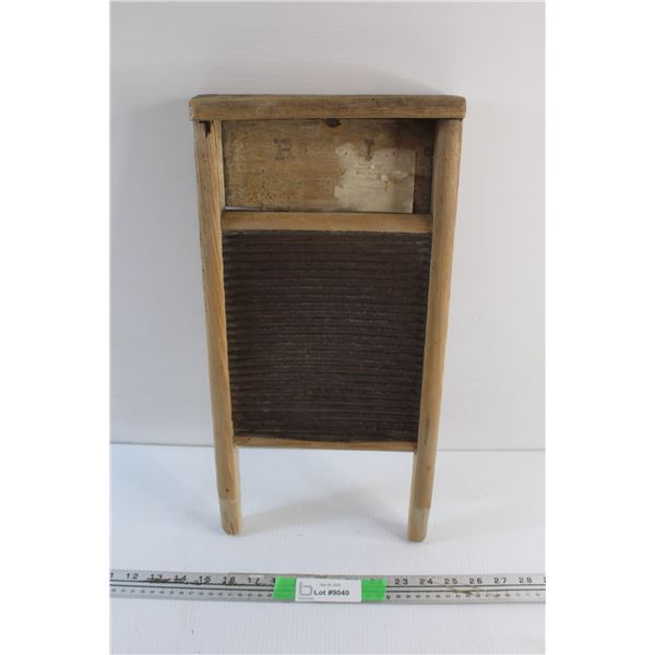 Vintage Wash Board 18'' x 9''
