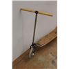 Image 5 : *Vintage Kids' Kick Scooter 30'' x 31'' x 13''