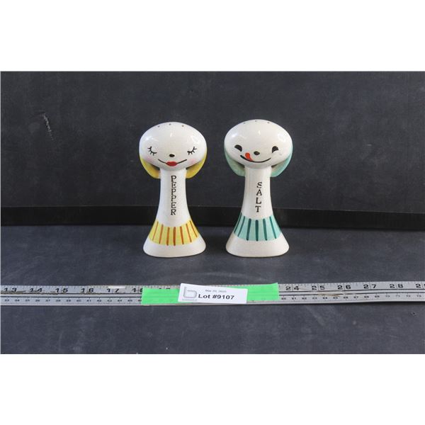Mid Century Salt & Pepper Anthromethorphic Set