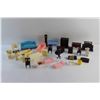 Image 2 : Vintage Plastic Dollhouse Furniture