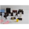 Image 6 : Vintage Plastic Dollhouse Furniture