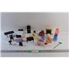 Image 1 : Vintage Plastic Dollhouse Furniture
