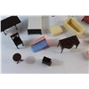 Image 7 : Vintage Plastic Dollhouse Furniture
