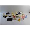 Image 2 : Vintage Plastic Dollhouse Furniture