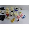 Image 9 : Vintage Plastic Dollhouse Furniture