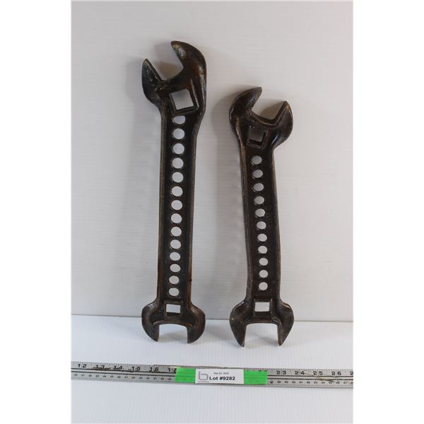 (2) Vintage Wrenches - Size from 1 1/2'' to 2''