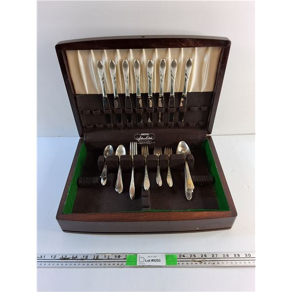 Pacific Silver Cloth Silverware Set