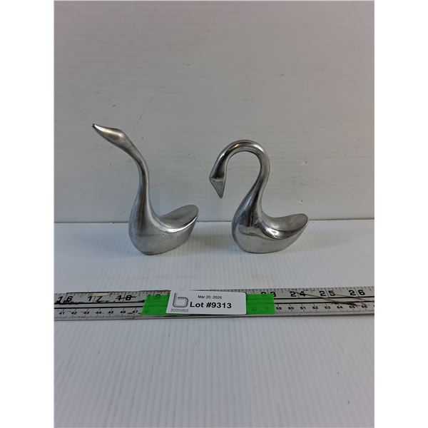 (2) Metal Swan Decorations