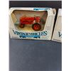 Image 3 : (2) Vintage Vehicles Tractor Die Cast - Case & Farm-All - 1:64 Model Scale