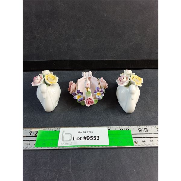 (2) Staffordshire Bone China Floral Decorations & Japanese Porcelain Swan Decoration