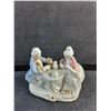 Image 2 : Vintage Porcelain Man and Woman Drinking Tea Decoration