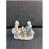 Image 4 : Vintage Porcelain Man and Woman Drinking Tea Decoration