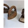 Image 3 : (3) Vintage Irons and Iron Trivet