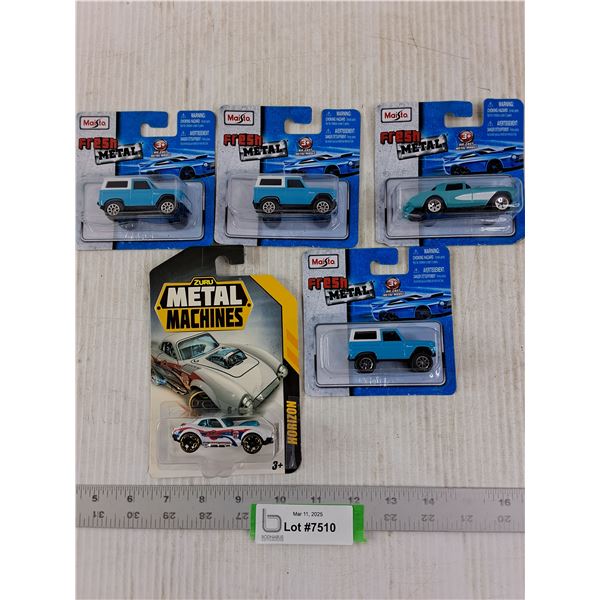 4 Maisto and 1 Zulu Small Cars