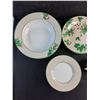 Image 3 : 25 pc Ceramic Christmas Dish Set