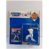 Image 2 : Starting Lineup 1995 Edition Carlos Delgado Figure and Trading Baseball Card